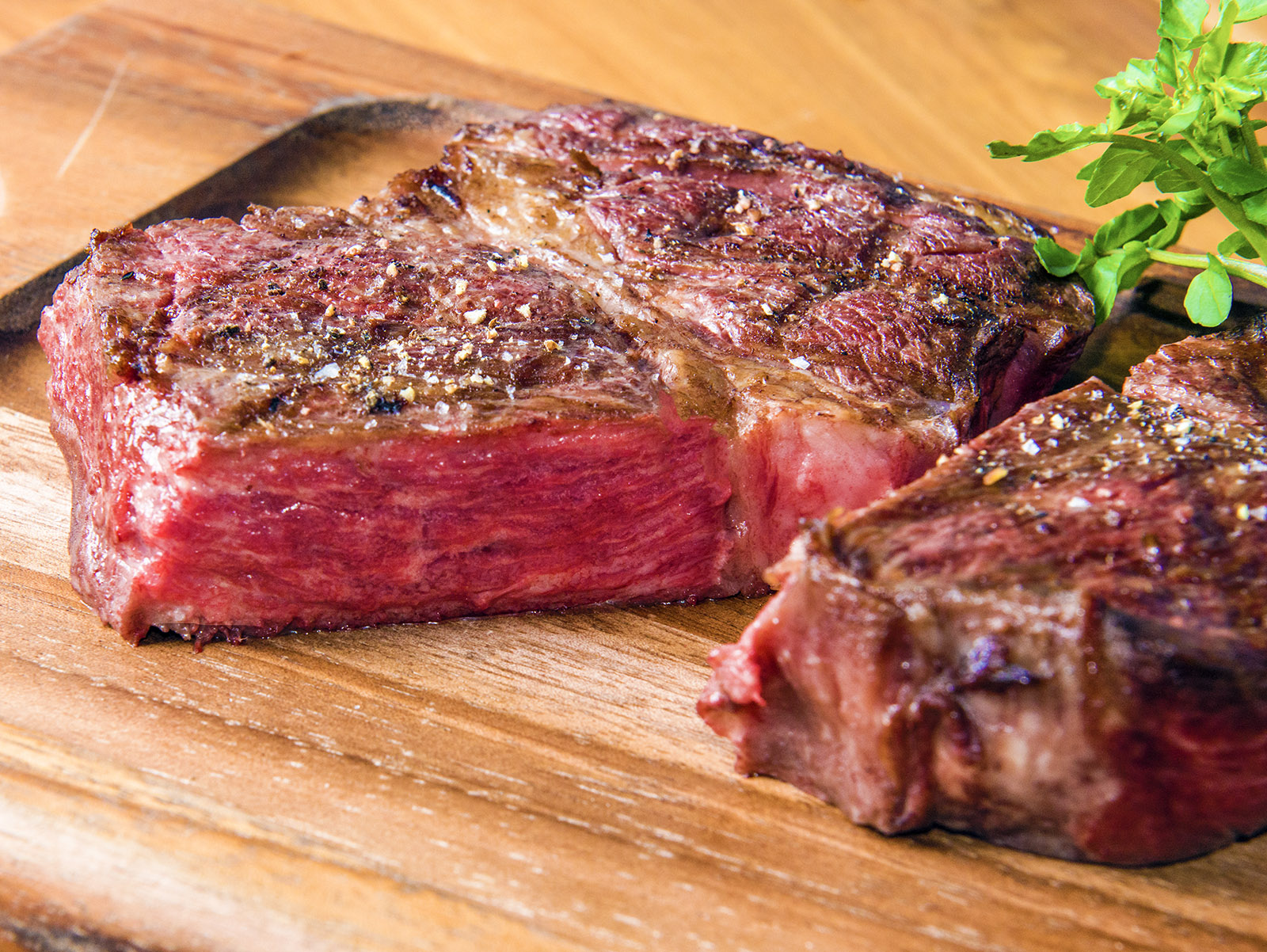 CHUCK EYE ROLL STEAK BURG HOLIC バーガーカフェ Tokyo